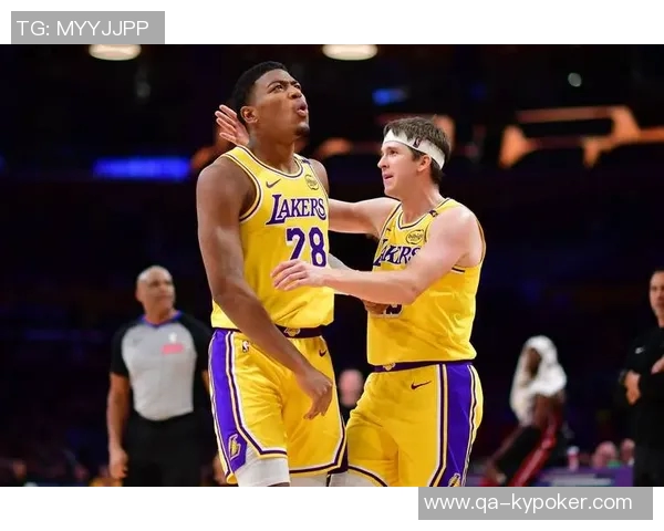 阿里纳斯建议湖人若能引进巨星应果断交易里夫斯以优化阵容